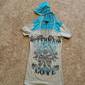 Day trip size is small. Never worn too tight for me.